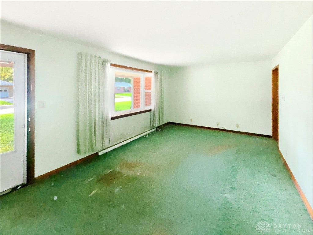124 E Lincoln Drive