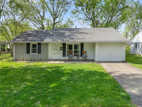 Photo of 1816 Atkinson Drive, Xenia, OH 45385 (MLS # 956620)