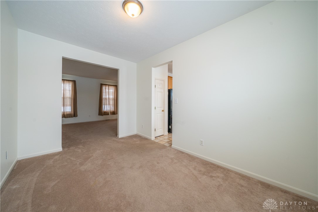 6927 Iverson Court, Dayton, Ohio image 9