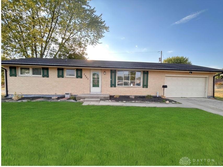 3905 Kimberly Drive, Springfield, Ohio image 1