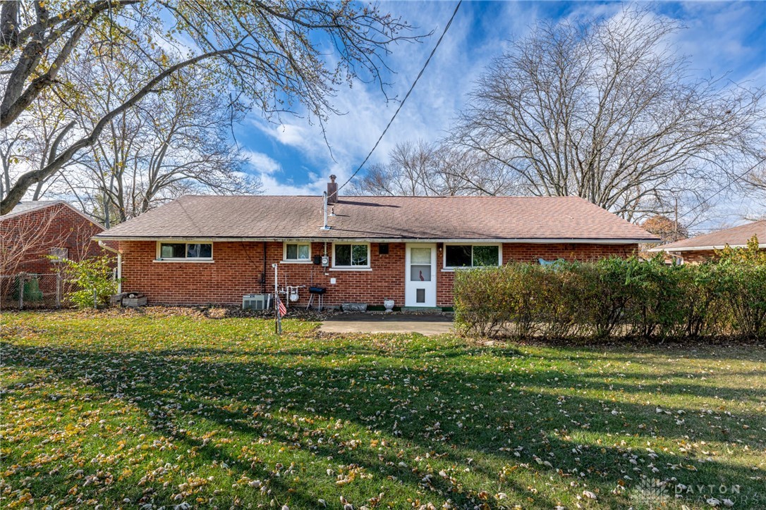 2225 Burnside Drive, Dayton, Ohio image 14