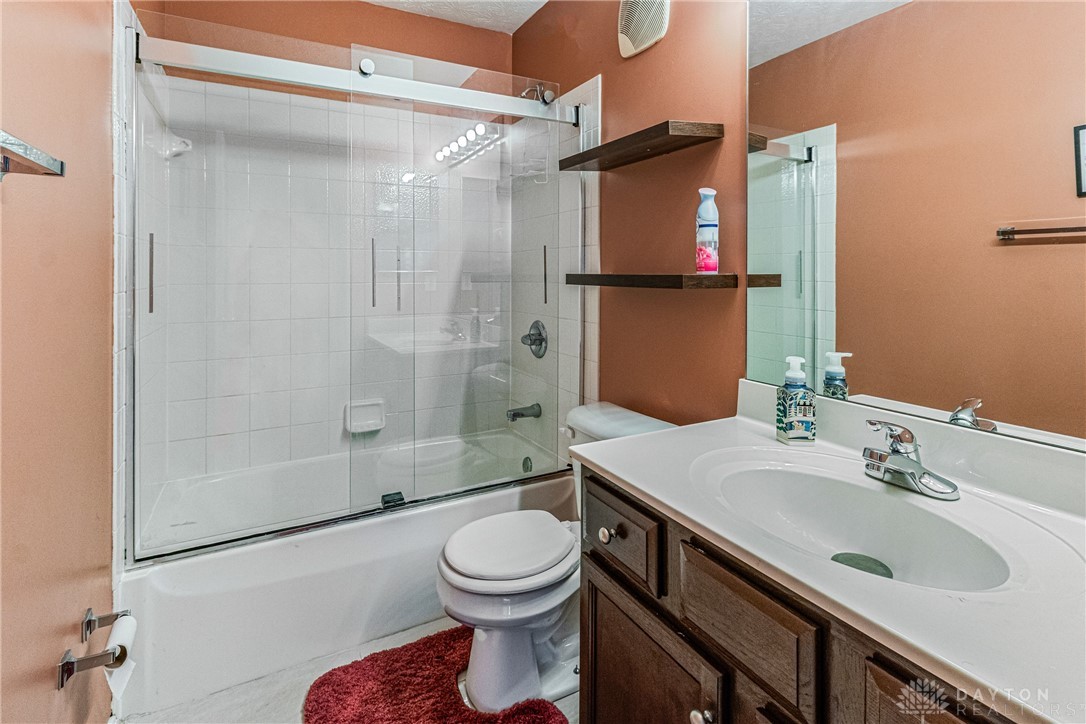 Miamisburg, Ohio 45342, United States, 4 Bedrooms Bedrooms, ,3 BathroomsBathrooms,Residential,Active,228731