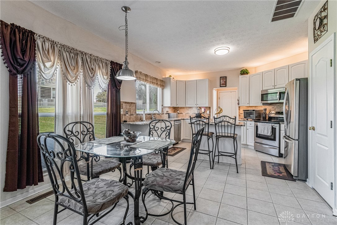 Miamisburg, Ohio 45342, United States, 4 Bedrooms Bedrooms, ,3 BathroomsBathrooms,Residential,Active,228731