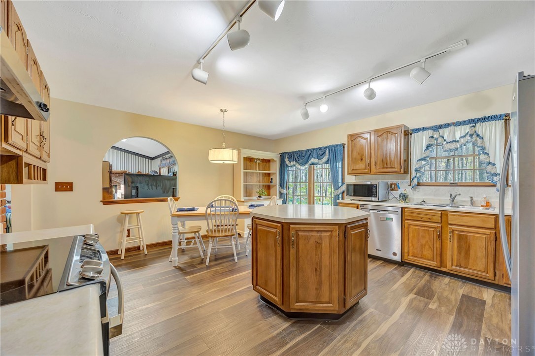 225 Country Road, Urbana, Ohio image 16