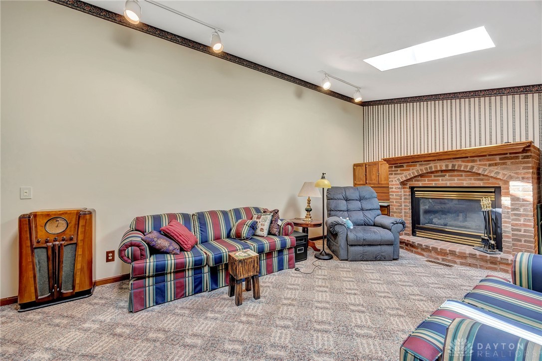 225 Country Road, Urbana, Ohio image 11