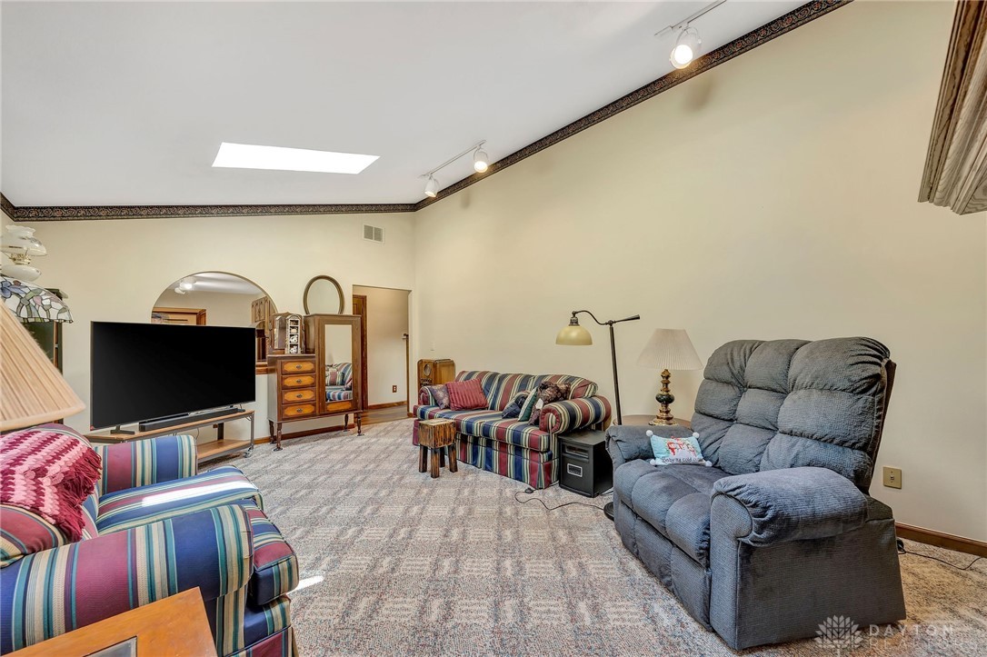 225 Country Road, Urbana, Ohio image 13