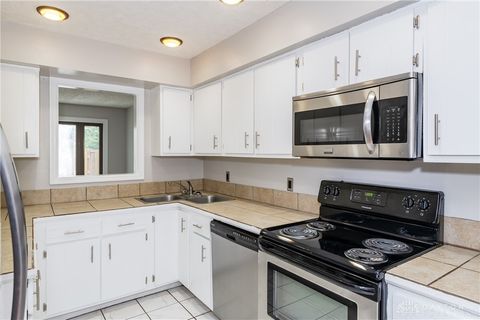 Tiny photo for 1237 Chevington Court, Dayton, OH 45459 (MLS # 946135)