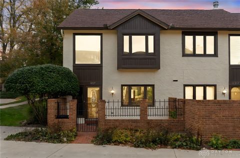 Tiny photo for 1237 Chevington Court, Dayton, OH 45459 (MLS # 946135)