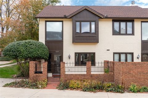 Tiny photo for 1237 Chevington Court, Dayton, OH 45459 (MLS # 946135)