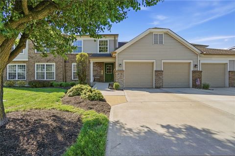 Photo of 7450 Waterford Dr Dr #203, Deerfield Twp, OH 45040 (MLS # 956473)