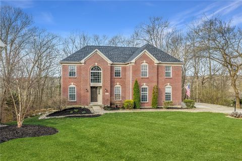 Photo of 242 County Down Lane, Loveland, OH 45140 (MLS # 954463)