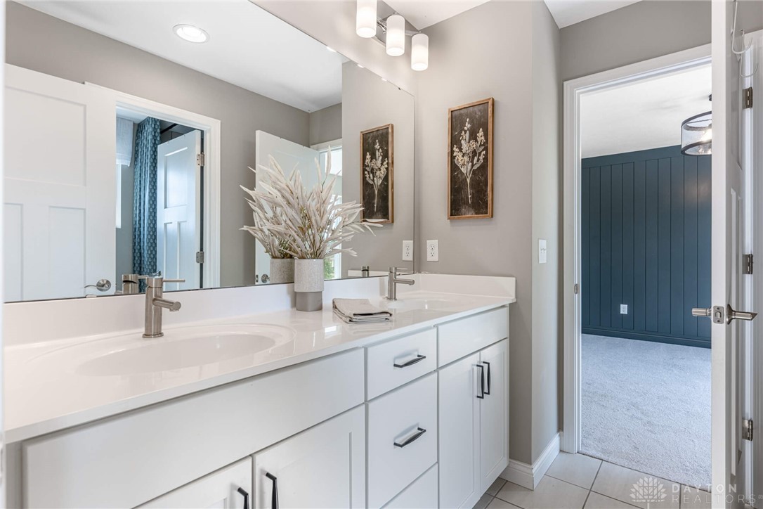 705 Dewmar Drive, Beavercreek, Ohio image 32