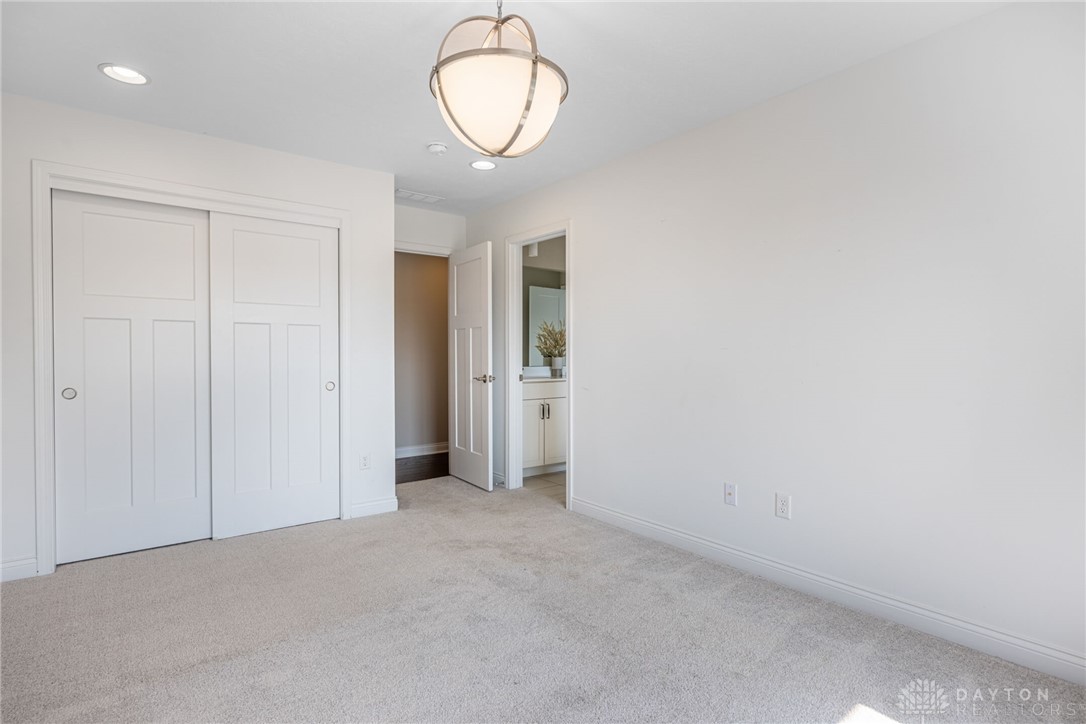 705 Dewmar Drive, Beavercreek, Ohio image 31
