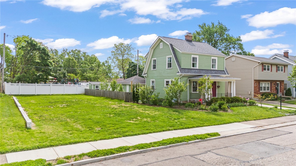 2908 Roanoke Avenue