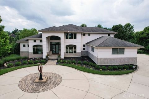 Photo of 1029 Stay Lit Court, Bellbrook, OH 45305 (MLS # 946241)