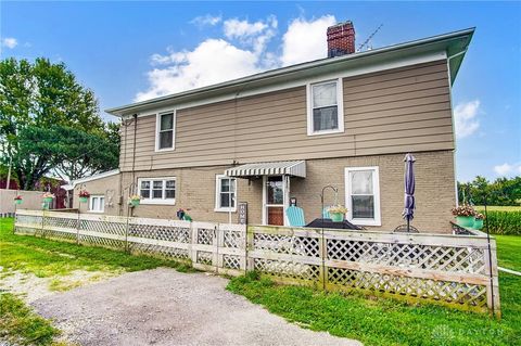 Photo of 914 Eaton Lewisburg Road, Eaton, OH 45320 (MLS # 954581)