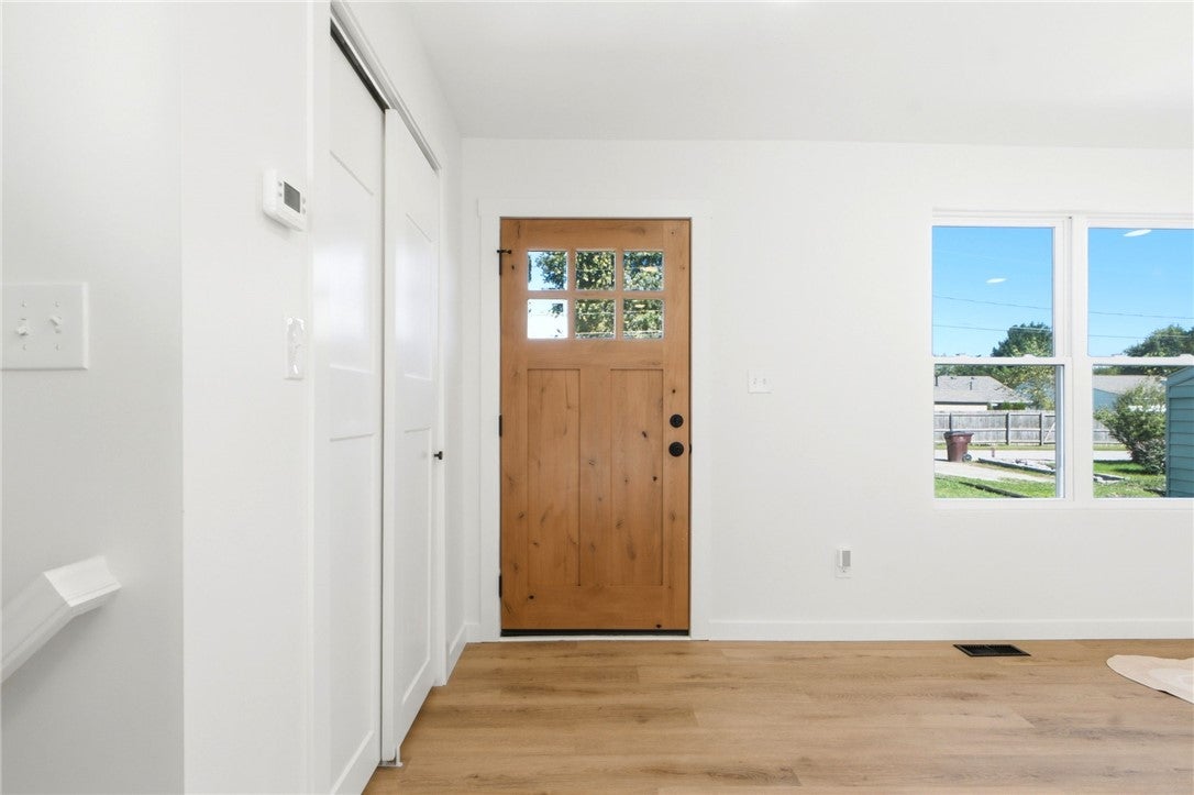 22 Apple Lane
