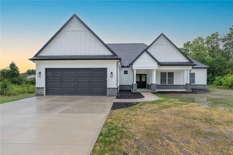 Photo of 5427 Zachary Lane, Fairborn, OH 45424 (MLS # 965344)