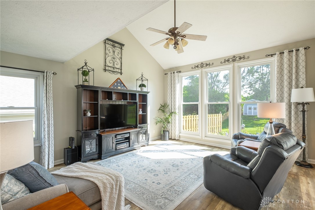 1199 Whitetail Drive, Fairborn, Ohio image 11