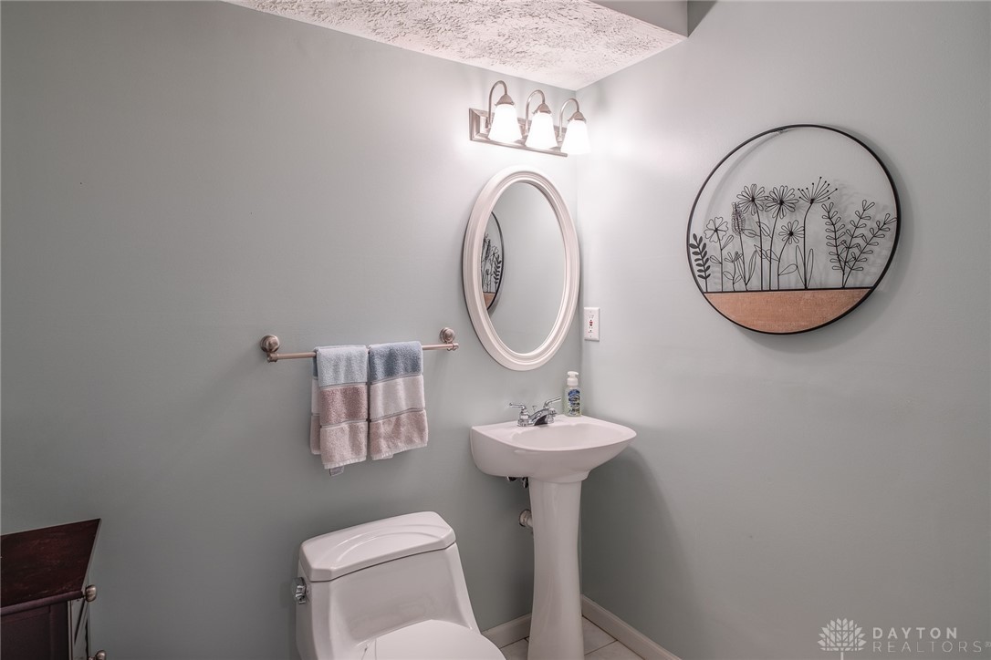 1199 Whitetail Drive, Fairborn, Ohio image 44