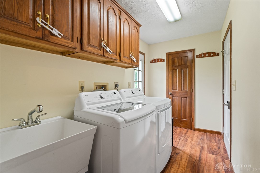 1747 Maple Lane, Beavercreek, Ohio image 25