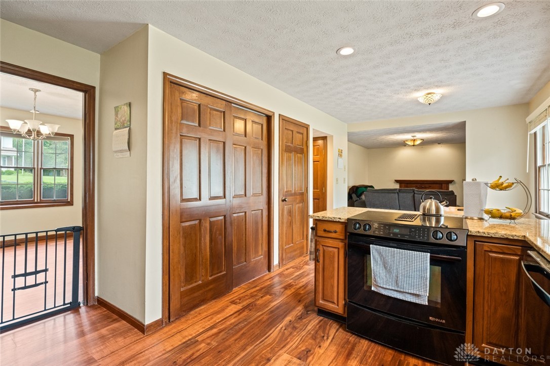 1747 Maple Lane, Beavercreek, Ohio image 23