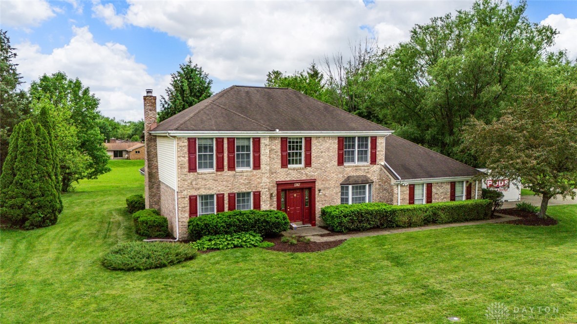 1747 Maple Lane, Beavercreek, Ohio image 3