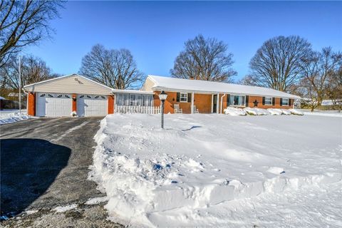 Photo of 4137 White Oak Dr, Beavercreek, OH 45432 (MLS # 951542)