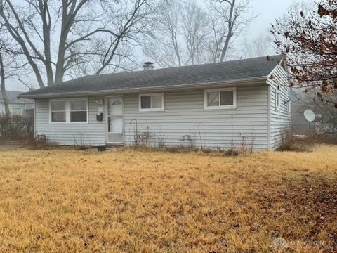 Photo of 820 Ernroe Drive, Dayton, OH 45417 (MLS # 952285)