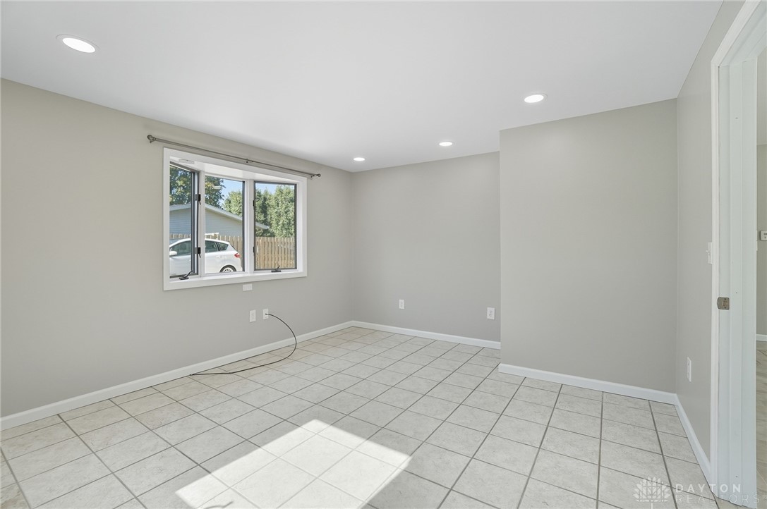 West Chester, Ohio 45069, United States, 3 Bedrooms Bedrooms, ,2 BathroomsBathrooms,Residential,Active,227185