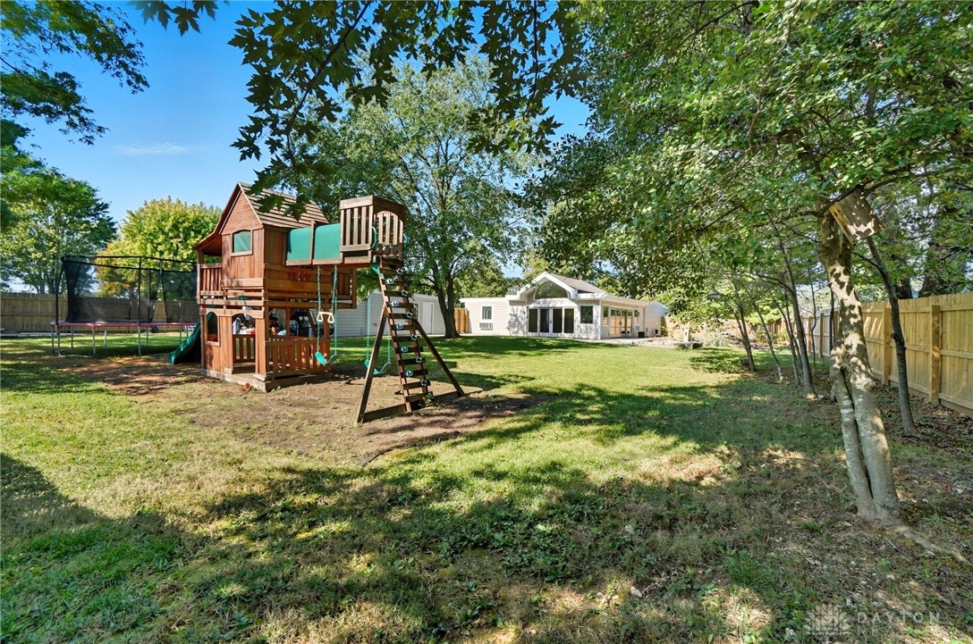 West Chester, Ohio 45069, United States, 3 Bedrooms Bedrooms, ,2 BathroomsBathrooms,Residential,Active,227185