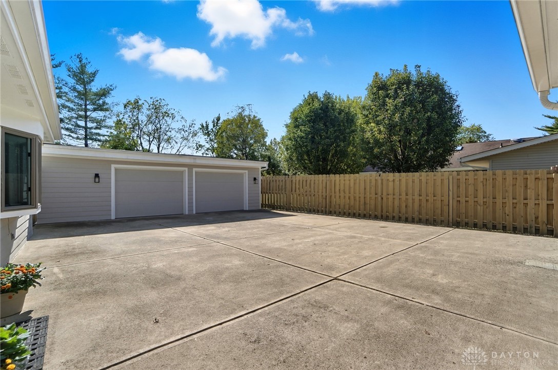 West Chester, Ohio 45069, United States, 3 Bedrooms Bedrooms, ,2 BathroomsBathrooms,Residential,Active,227185