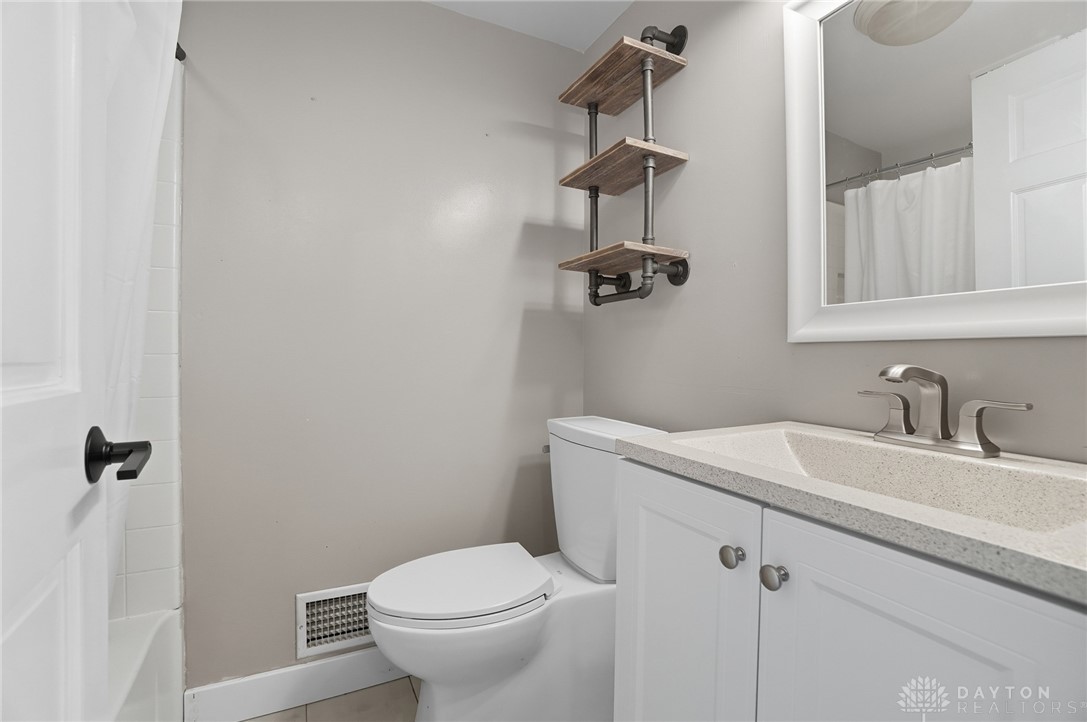 West Chester, Ohio 45069, United States, 3 Bedrooms Bedrooms, ,2 BathroomsBathrooms,Residential,Active,227185