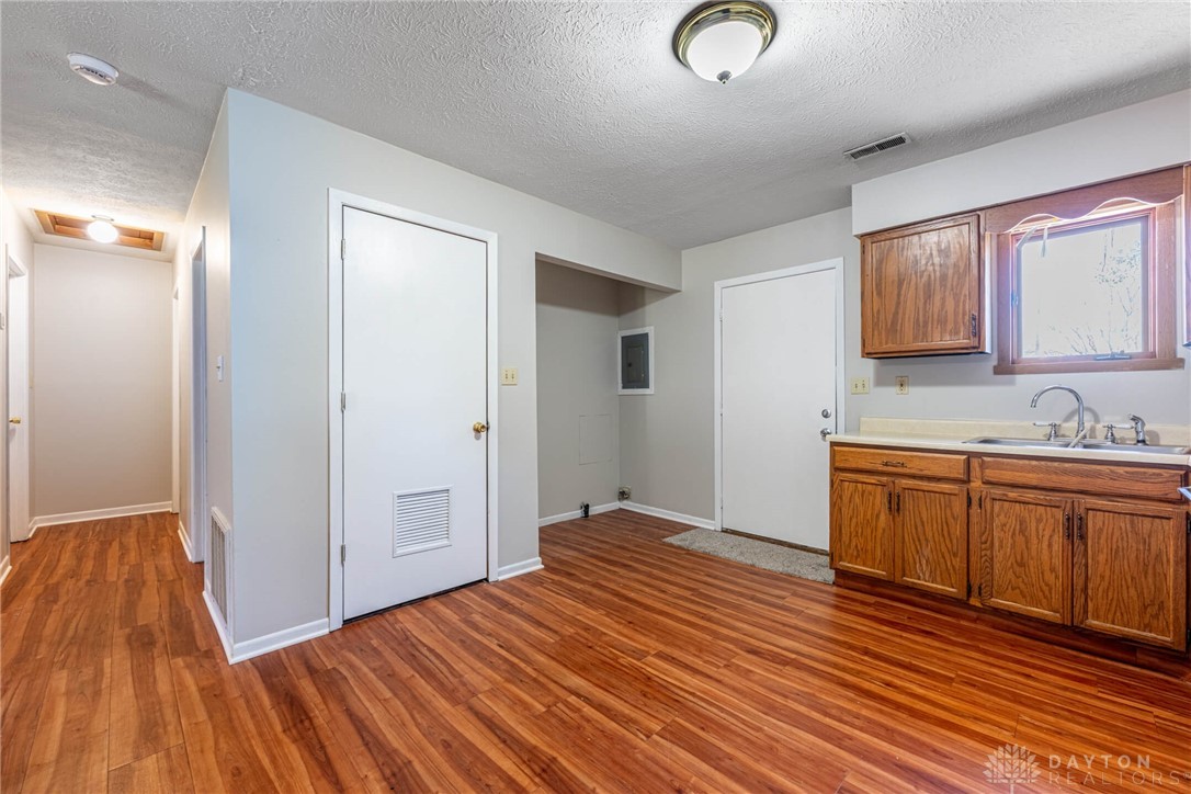 Waynesville, Ohio 45068, United States, 2 Bedrooms Bedrooms, ,1 BathroomBathrooms,Residential,Active,236445