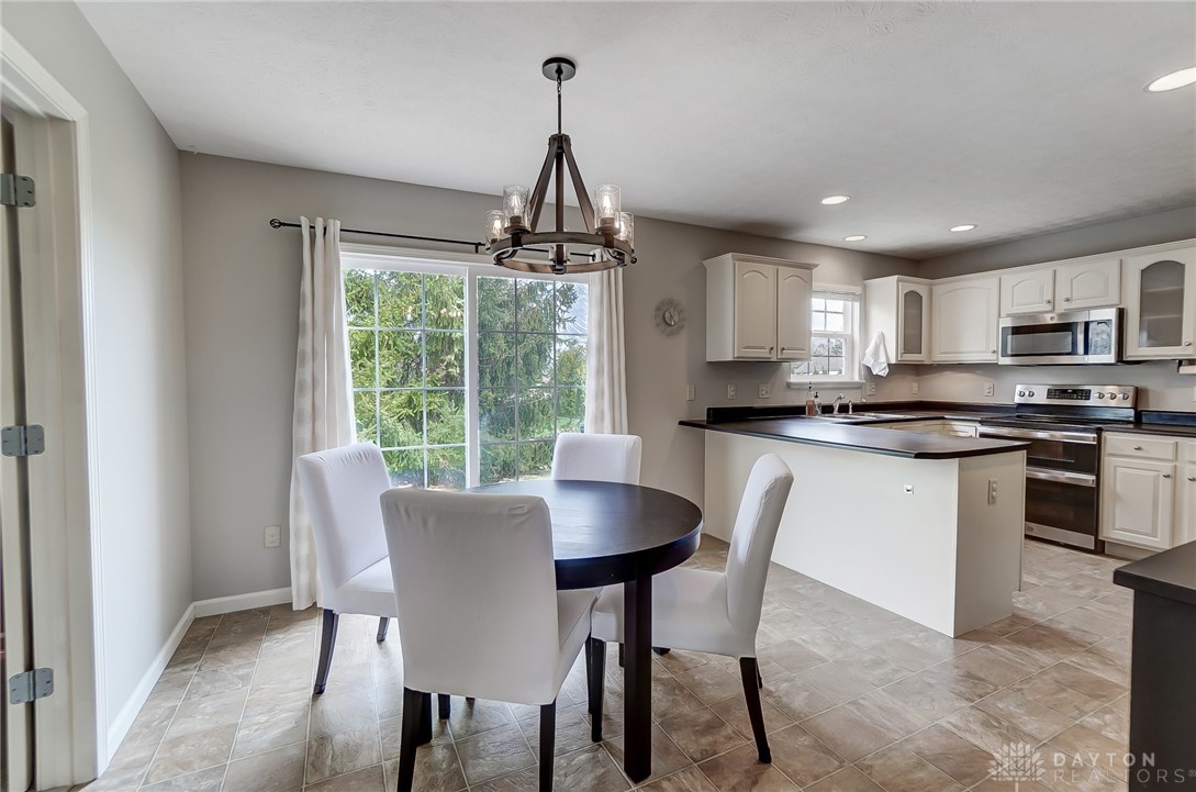 2673 Fieldbrook Court, Troy, Ohio image 18