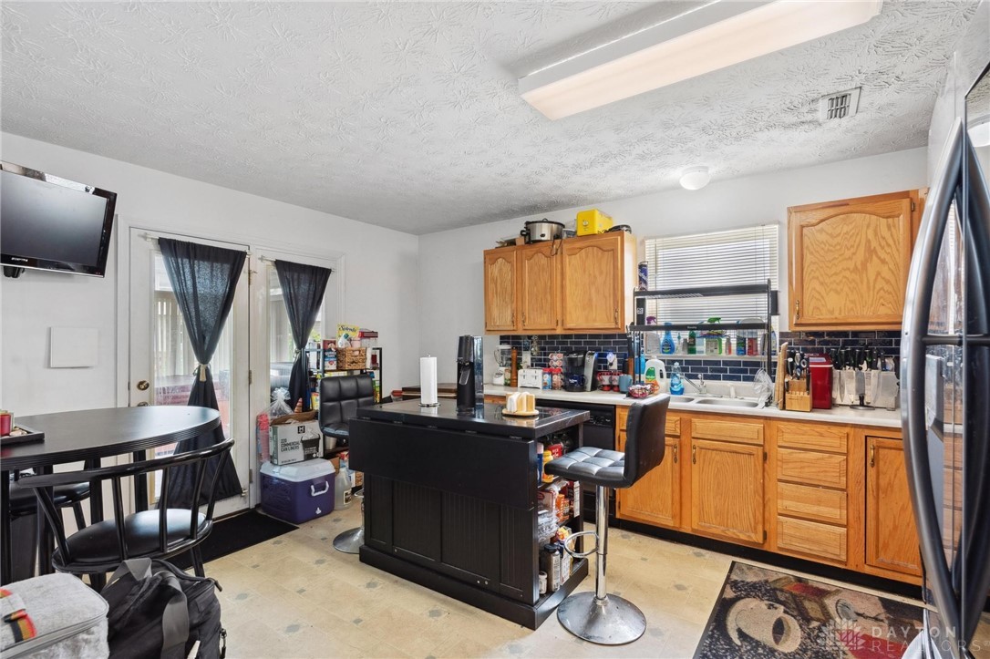 232 Laurel Glen Drive, Springboro, Ohio image 9