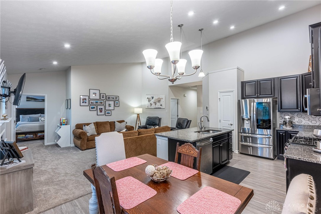 1059 Baywood Drive, Fairborn, Ohio image 3