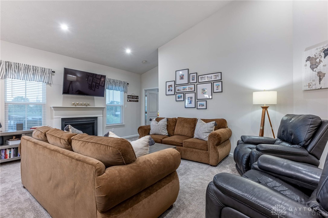 1059 Baywood Drive, Fairborn, Ohio image 9