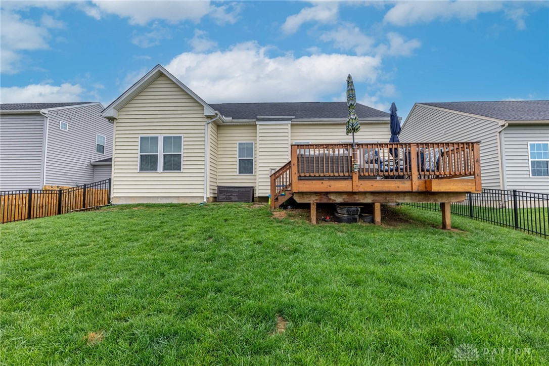 1059 Baywood Drive, Fairborn, Ohio image 28