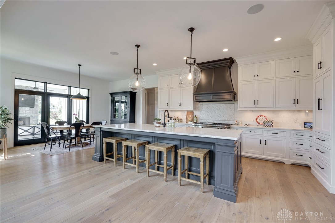 8086 Country Brook Court, Springboro, Ohio image 9