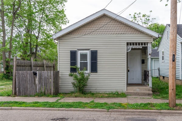 2039 HOWARD AVE, MIDDLETOWN, OH 45044 - Image bc306dcbf3119810590c4e0bbc8d7425/4176670435