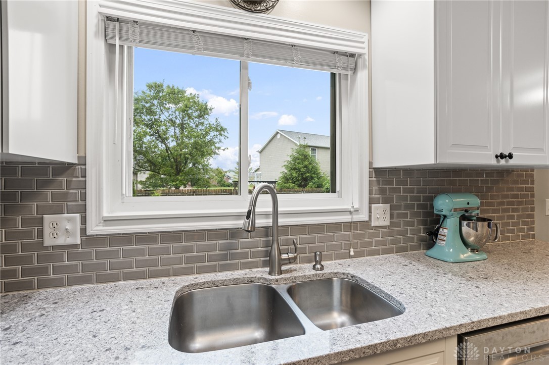 2755 Huntington Drive, Troy, Ohio image 15