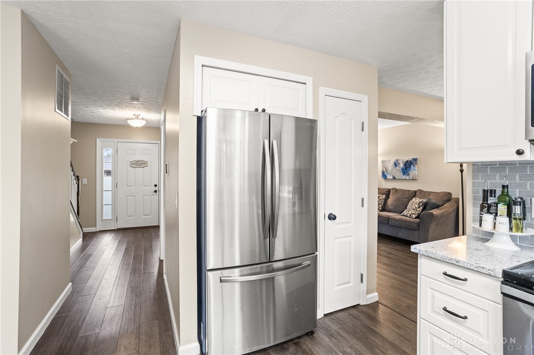 2755 Huntington Drive, Troy, Ohio image 16