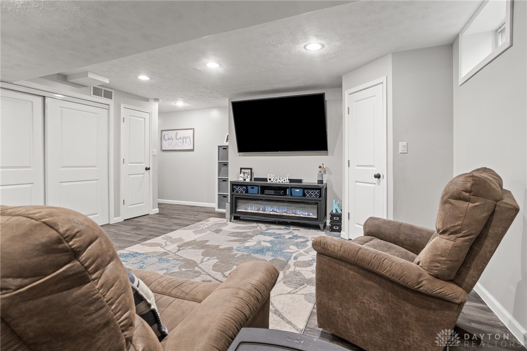 2755 Huntington Drive, Troy, Ohio image 45