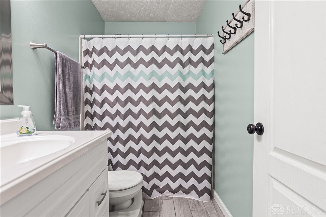 2755 Huntington Drive, Troy, Ohio image 31
