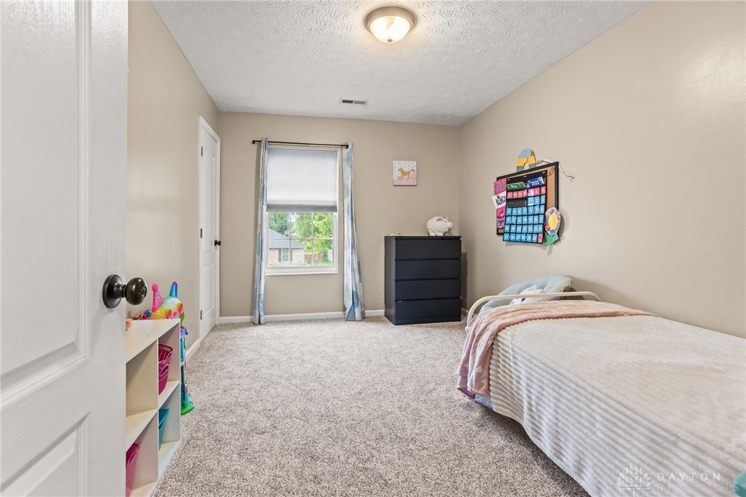2755 Huntington Drive, Troy, Ohio image 32