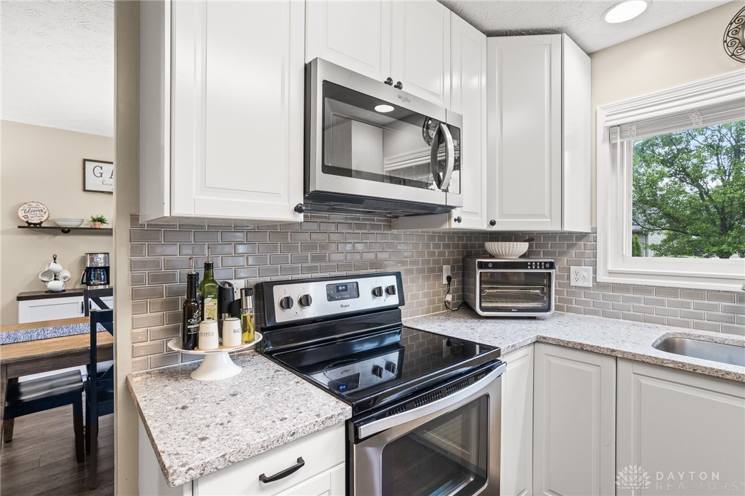 2755 Huntington Drive, Troy, Ohio image 17