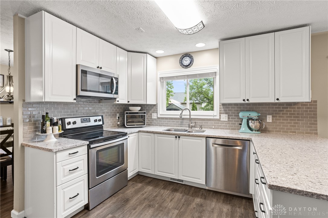 2755 Huntington Drive, Troy, Ohio image 13