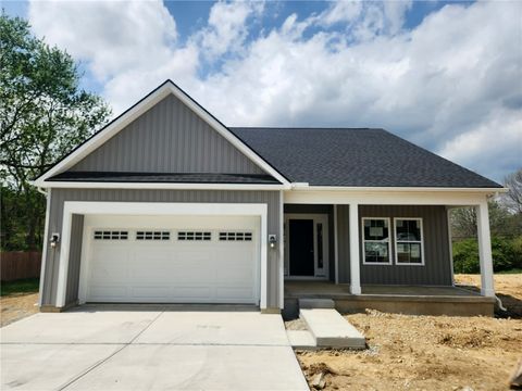 Photo of 1565 N Fairfield Road, Beavercreek, OH 45432 (MLS # 949961)