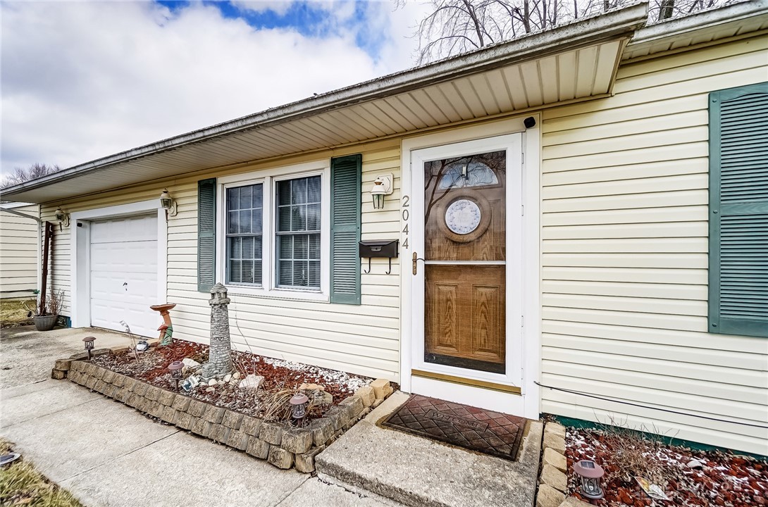 2044 Pond Drive, Springfield, Ohio image 5